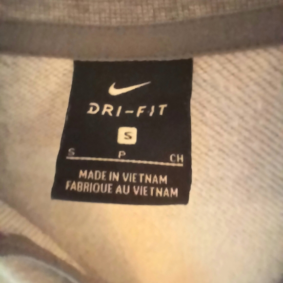 Women's S Nike pullover, color blocked NWOT - Picture 8 of 12